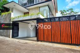 Rumah area , Jakarta Selatan, Luas 200m2m² Bangunan 330m2m² - SEGERA MILIKI! Rumah area , Jakarta Selatan, Luas 200m2m² Bangunan 330m2m² - SEGERA MILIKI!