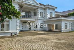 Hunian Elit LB 1000m2 Siap Pakai Desain Elegan di Pondok Indah, Jakarta Selatan Hunian Elit LB 1000m2 Siap Pakai Desain Elegan di Pondok Indah, Jakarta Selatan