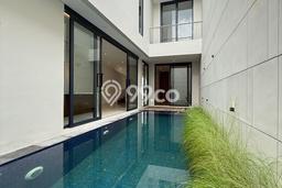 Jual Rumah Luas Megah Dengan View Eksklusif di Kemang, Jakarta Selatan Jual Rumah Luas Megah Dengan View Eksklusif di Kemang, Jakarta Selatan