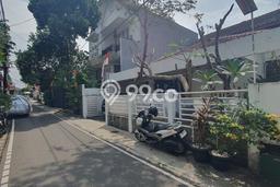 Rumah LT 220m2m² di Kebayoran Baru, Akses Kebayoran Baru, Jakarta Selatan, Jakarta Selatan Rumah LT 220m2m² di Kebayoran Baru, Akses Kebayoran Baru, Jakarta Selatan, Jakarta Selatan