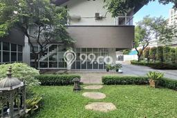 Dijual Rumah Mewah Exclusive di Kebayoran Baru, Jakarta Selatan Dijual Rumah Mewah Exclusive di Kebayoran Baru, Jakarta Selatan