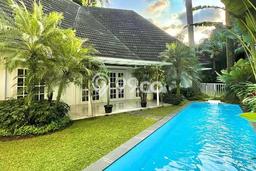 Rumah Mewah LB 600m2 Siap Huni Desain Elegan di Senopati, Jakarta Selatan Rumah Mewah LB 600m2 Siap Huni Desain Elegan di Senopati, Jakarta Selatan