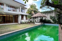 Rumah Mewah LB 550m2 Siap Pakai Desain Elegan di Kemang, Jakarta Selatan Rumah Mewah LB 550m2 Siap Pakai Desain Elegan di Kemang, Jakarta Selatan