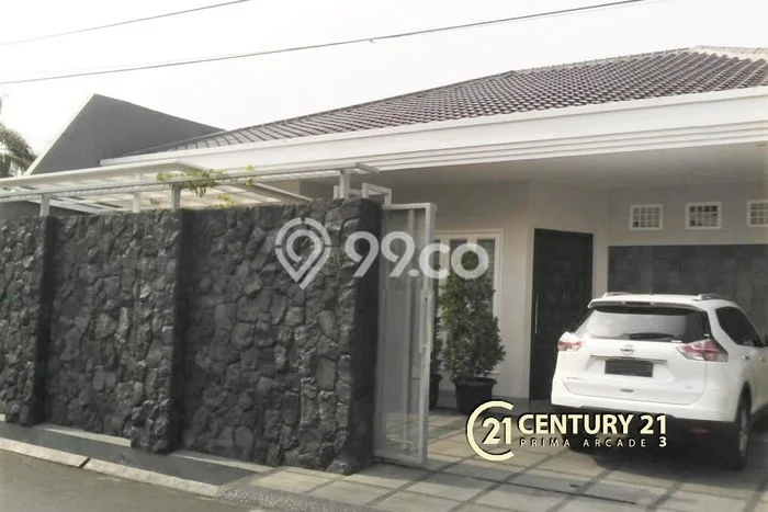 Lokasi terbaik! Rumah siap huni dikontrakkan di Kebayoran Lama LB 312m2 Lokasi terbaik! Rumah siap huni dikontrakkan di Kebayoran Lama LB 312m2