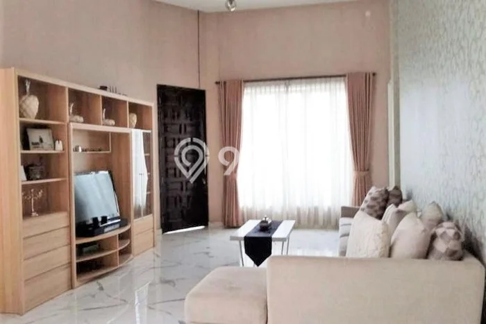 Lokasi terbaik! Rumah siap huni dikontrakkan di Kebayoran Lama LB 312m2 Lokasi terbaik! Rumah siap huni dikontrakkan di Kebayoran Lama LB 312m2