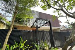 For Sale! Premium House LT 187m2 Desain Elegan di Lebak Bulus For Sale! Premium House LT 187m2 Desain Elegan di Lebak Bulus