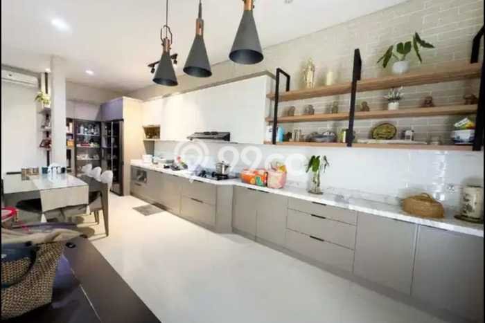 Rumah Elit LB 220m2 Siap Huni Desain Elegan di BSD Green Wich, Tangerang Rumah Elit LB 220m2 Siap Huni Desain Elegan di BSD Green Wich, Tangerang