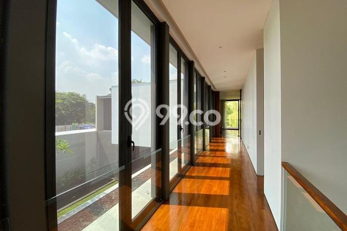 Rumah Luxury Modern Tanpa Renovasi di Gading Serpong Tangerang Rumah Luxury Modern Tanpa Renovasi di Gading Serpong Tangerang