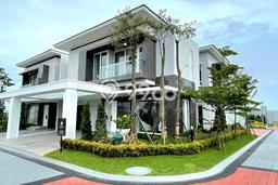 Dijual Rumah Mewah Megah Dengan View Cantik di Gading Serpong, Tangerang Dijual Rumah Mewah Megah Dengan View Cantik di Gading Serpong, Tangerang