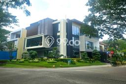 Rumah 5 KT 5 KM Luas Tanah 500m², LB 1000m² di BSD, Tangerang Rumah 5 KT 5 KM Luas Tanah 500m², LB 1000m² di BSD, Tangerang