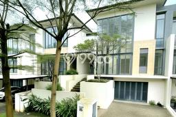 Ready to Use! Premium House LT 220m2 Desain Elegan di BSD Ready to Use! Premium House LT 220m2 Desain Elegan di BSD