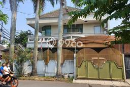 PROPERTI PILIHAN! Rumah Asri area Ciater, LT 208m² LB 325m² PROPERTI PILIHAN! Rumah Asri area Ciater, LT 208m² LB 325m²