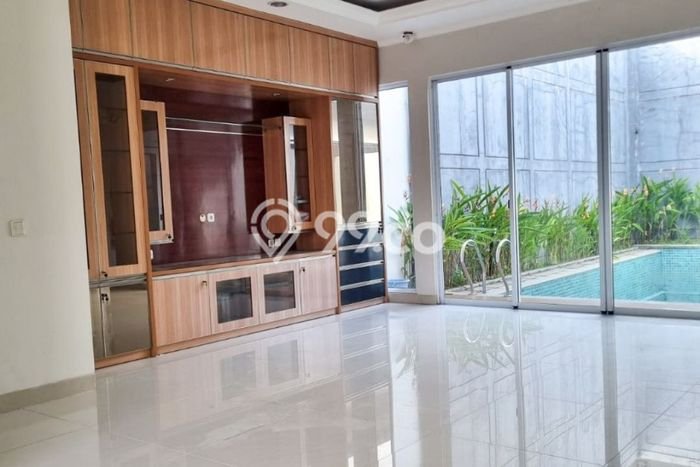 Dijual Rumah Luas Elegan Dengan View Cantik di BSD Green Wich, Tangerang Dijual Rumah Luas Elegan Dengan View Cantik di BSD Green Wich, Tangerang