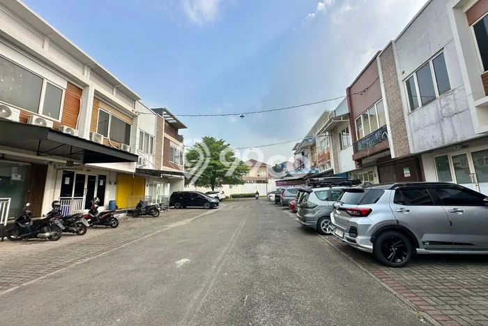 Ruko For Rent Kawasan Cibubur, Luas 110m2m², Area Bisnis, Jalan Utama Ruko For Rent Kawasan Cibubur, Luas 110m2m², Area Bisnis, Jalan Utama