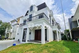 Rumah Elit LB 300m2 Siap Huni Desain Elegan di BSD The Icon, Tangerang Rumah Elit LB 300m2 Siap Huni Desain Elegan di BSD The Icon, Tangerang