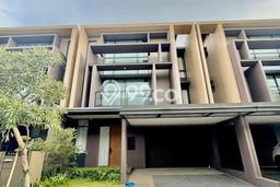 Ready to Use! Luxury House LT 200m2 Desain Modern di BSD City Ready to Use! Luxury House LT 200m2 Desain Modern di BSD City
