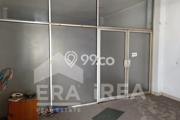 Ruko untuk disewa di Gedong Tengen punya LT 150m2 & LB 200m2 harga sewa kompetitif Ruko untuk disewa di Gedong Tengen punya LT 150m2 & LB 200m2 harga sewa kompetitif