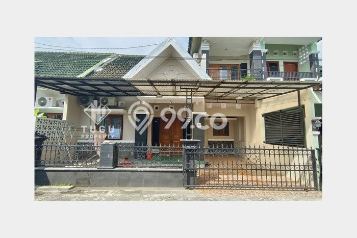 For Sale Rumah 7 Kamar Lokasi Ideal Bagus dan Strategis di Kasihan For Sale Rumah 7 Kamar Lokasi Ideal Bagus dan Strategis di Kasihan