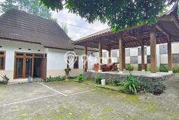 LOKASI STRATEGIS! Vila di , Area 400m2m², Lingkungan Strategis LOKASI STRATEGIS! Vila di , Area 400m2m², Lingkungan Strategis