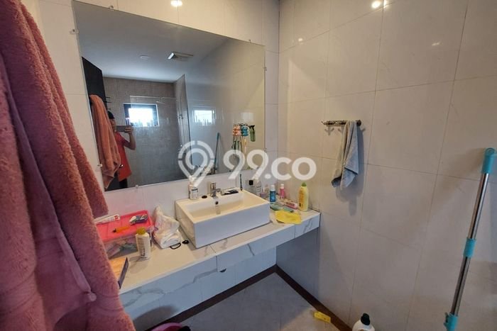 Rumah Bagus di , Bandung, LT 98m2m² LB 120m2m² HARGA MENARIK! Rumah Bagus di , Bandung, LT 98m2m² LB 120m2m² HARGA MENARIK!