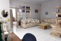 Rumah Berkualitas Holis Cigondewah, Bandung, LT 180m² LB 230m² Rumah Berkualitas Holis Cigondewah, Bandung, LT 180m² LB 230m²