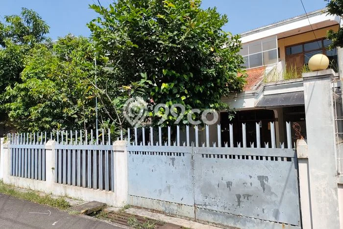 Disewakan! Rumah 8 Kamar Tidur &
3 Kamar Mandi di Pasteur, Bandung Disewakan! Rumah 8 Kamar Tidur &
3 Kamar Mandi di Pasteur, Bandung