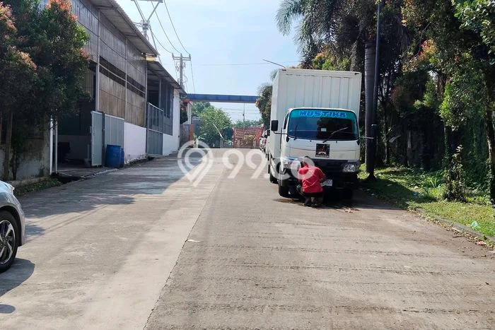 Unit Gudang disewakan di Margaasih Bandung dengan LT 790m2 / LB 850m2 Unit Gudang disewakan di Margaasih Bandung dengan LT 790m2 / LB 850m2