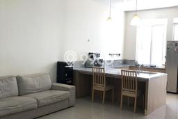Properti Nyaman 2 KT Luas Tanah 102m² di Taman Kopo Indah, Bandung Properti Nyaman 2 KT Luas Tanah 102m² di Taman Kopo Indah, Bandung