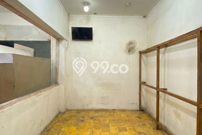Ruko Disewa di Senen, Jakarta Pusat, LT 279m2 / LB 300m2 Ruko Disewa di Senen, Jakarta Pusat, LT 279m2 / LB 300m2