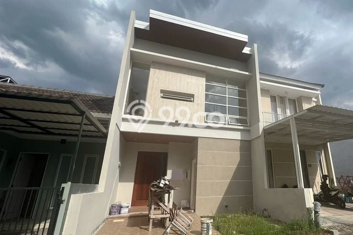 Dijual Rumah 3 Kamar Lokasi Ideal Bagus dan Strategis di Pakal Dijual Rumah 3 Kamar Lokasi Ideal Bagus dan Strategis di Pakal