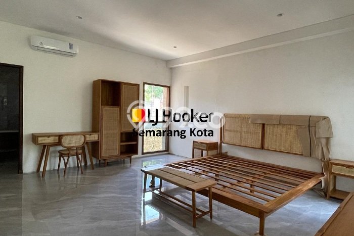 Lokasi terbaik! Rumah siap huni disewakan di Gajah Mungkur LB 370m2 Lokasi terbaik! Rumah siap huni disewakan di Gajah Mungkur LB 370m2