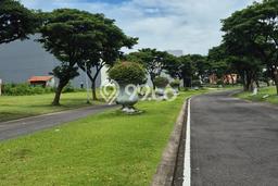 Tanah Dijual Lokasi Strategis di Surabaya dengan Luas 450m2 Tanah Dijual Lokasi Strategis di Surabaya dengan Luas 450m2