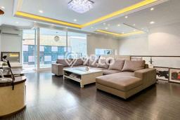 Hunian Mewah LB 750m2 Siap Pakai Desain Elegan di Pondok Indah, Jakarta Selatan Hunian Mewah LB 750m2 Siap Pakai Desain Elegan di Pondok Indah, Jakarta Selatan
