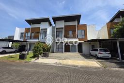 Rumah kawasan BSD, 7 KM, Lingkungan Elite, LT 300m² Bangunan 324m² Rumah kawasan BSD, 7 KM, Lingkungan Elite, LT 300m² Bangunan 324m²