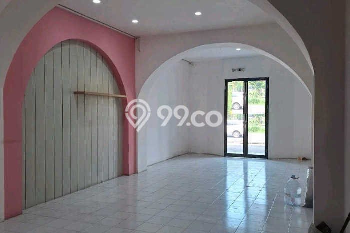 For Rent Ruko Strategis Kawasan , Luas 217m2m², Area Komersial, Akses Bagus For Rent Ruko Strategis Kawasan , Luas 217m2m², Area Komersial, Akses Bagus