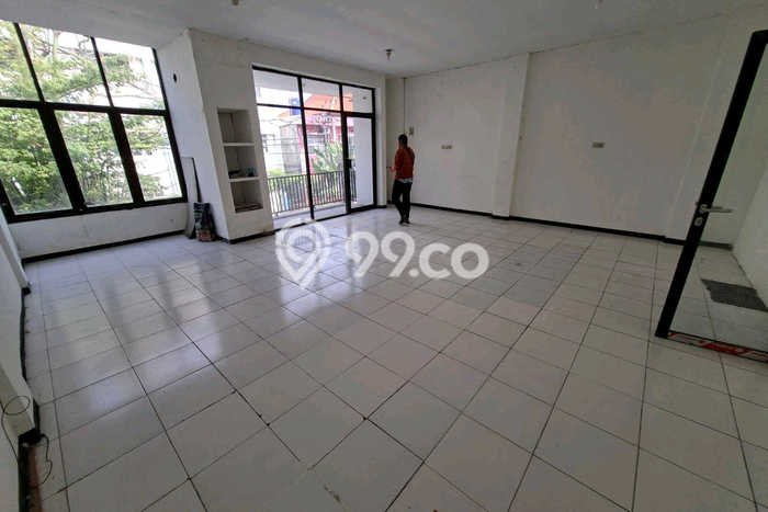 LOKASI STRATEGIS! Ruko Kawasan , Luas 158m2m², Area Bisnis LOKASI STRATEGIS! Ruko Kawasan , Luas 158m2m², Area Bisnis