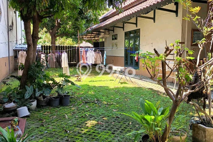 For Sale! Luxury House LT 1785m2 Desain Modern di kertajaya For Sale! Luxury House LT 1785m2 Desain Modern di kertajaya