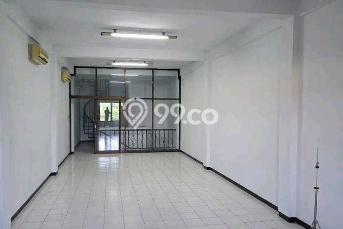 For Rent Ruko Strategis Kawasan , Luas 217m2m², Area Komersial, Akses Bagus For Rent Ruko Strategis Kawasan , Luas 217m2m², Area Komersial, Akses Bagus