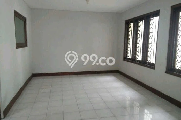 Disewakan! Rumah 3 Kamar Tidur &
2 Kamar Mandi di Raya Darmo, Surabaya Disewakan! Rumah 3 Kamar Tidur &
2 Kamar Mandi di Raya Darmo, Surabaya