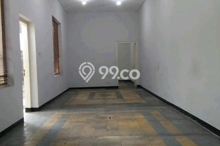 Disewakan! Rumah 3 Kamar Tidur &
2 Kamar Mandi di Raya Darmo, Surabaya Disewakan! Rumah 3 Kamar Tidur &
2 Kamar Mandi di Raya Darmo, Surabaya