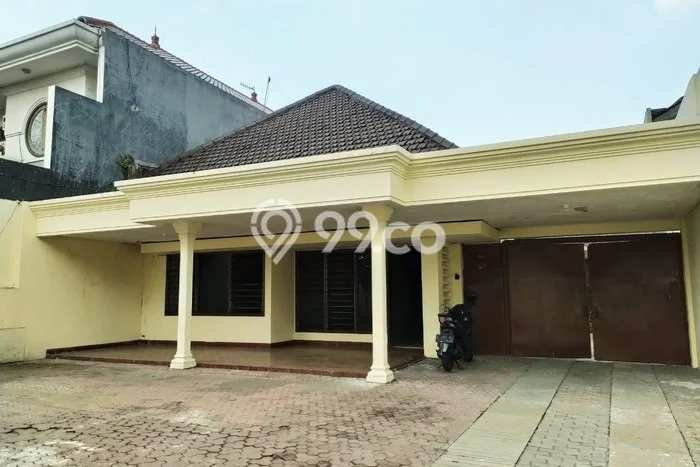 Rumah di Tegalsari, 3 KM, Area Asri, Luas 493m2m² Bangunan 400m2m² Rumah di Tegalsari, 3 KM, Area Asri, Luas 493m2m² Bangunan 400m2m²