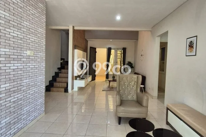 HUNIAN PILIHAN! Rumah di Pakuwon City, 3 KT, Area Strategis, Luas 180m2m² LB 180m2m² HUNIAN PILIHAN! Rumah di Pakuwon City, 3 KT, Area Strategis, Luas 180m2m² LB 180m2m²