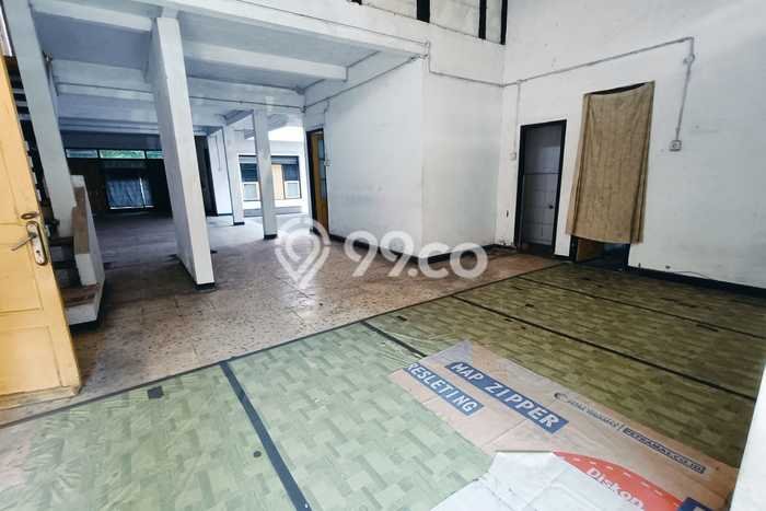 Komersial untuk Disewa di Pusat Surabaya Luas Bangunan 300m2 Komersial untuk Disewa di Pusat Surabaya Luas Bangunan 300m2