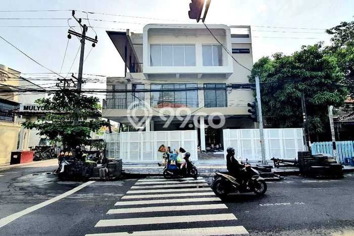 Kantor Usaha Dijual di Mulyorejo Surabaya LT 255m2 & LB 500m2 Kantor Usaha Dijual di Mulyorejo Surabaya LT 255m2 & LB 500m2