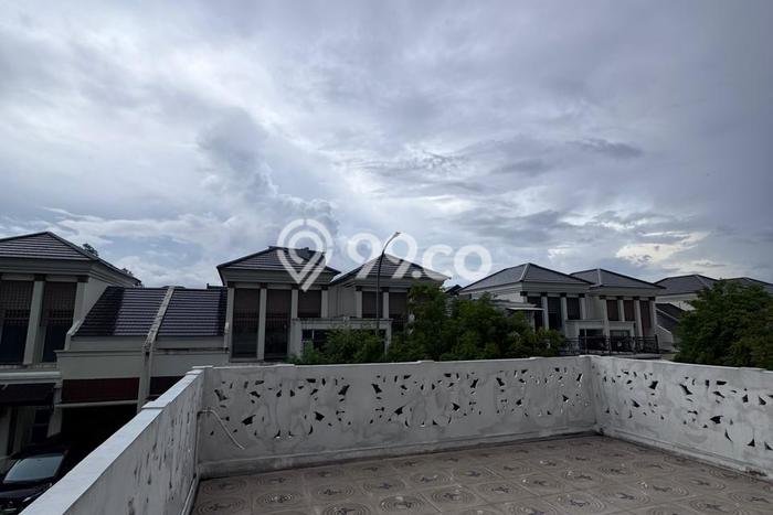 Ready to Use! Luxury House LT 180m2 Desain Elegan di BSD Green Wich Ready to Use! Luxury House LT 180m2 Desain Elegan di BSD Green Wich