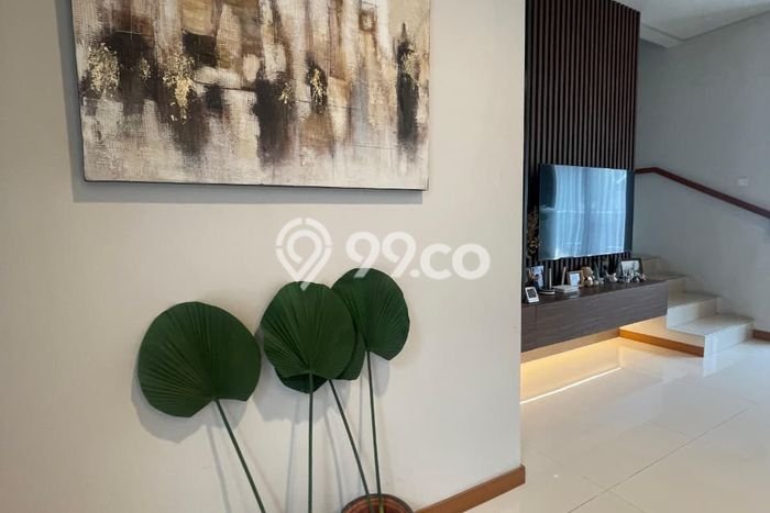 Rumah Elit LB 177m2 Siap Huni Desain Elegan di BSD Green Wich, Tangerang Rumah Elit LB 177m2 Siap Huni Desain Elegan di BSD Green Wich, Tangerang