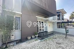 Ready to Use! Luxury House LT 200m2 Desain Modern di BSD Nusaloka Ready to Use! Luxury House LT 200m2 Desain Modern di BSD Nusaloka