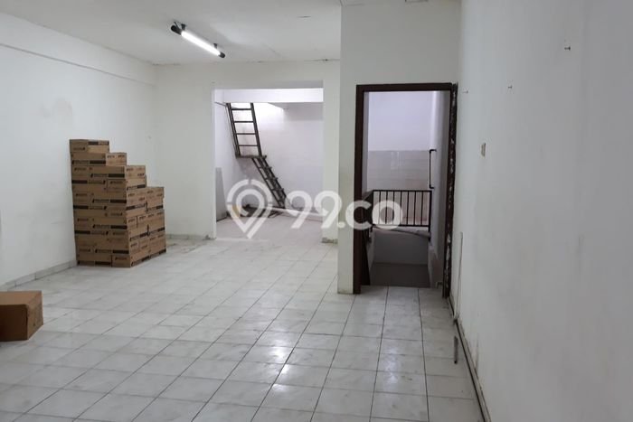 Unit Ruko Dijual di Jakarta Barat LT 104m2 & LB 208m2 Unit Ruko Dijual di Jakarta Barat LT 104m2 & LB 208m2