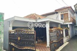 For Sale Rumah 4 Kamar Lokasi Strategis Nyaman dan Strategis di Pasar Rebo For Sale Rumah 4 Kamar Lokasi Strategis Nyaman dan Strategis di Pasar Rebo