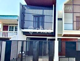 Rumah Nyaman dengan Luas Bangunan 100m2m² di Kawasan Kedung Baruk, Surabaya Rumah Nyaman dengan Luas Bangunan 100m2m² di Kawasan Kedung Baruk, Surabaya